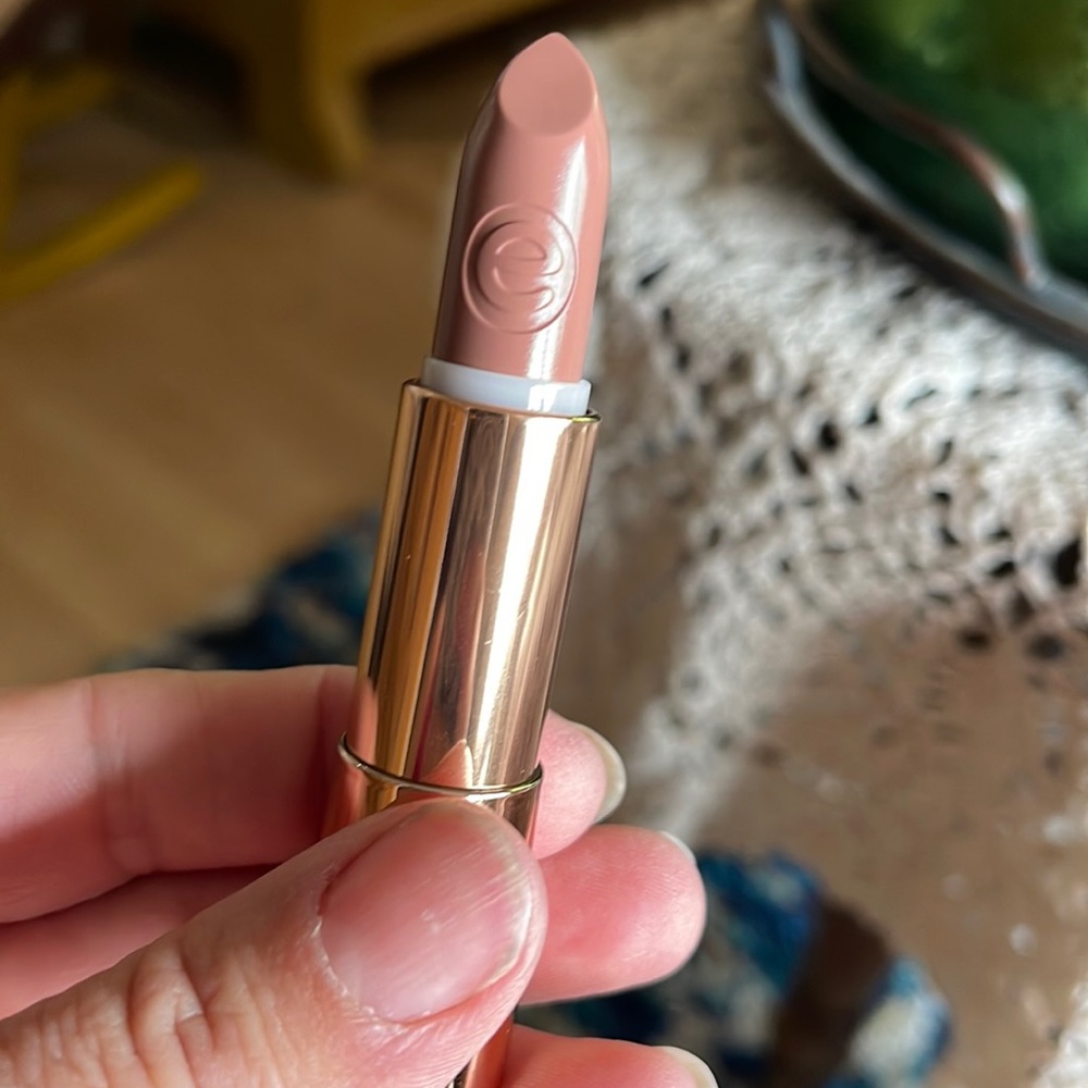 Essence lipstick